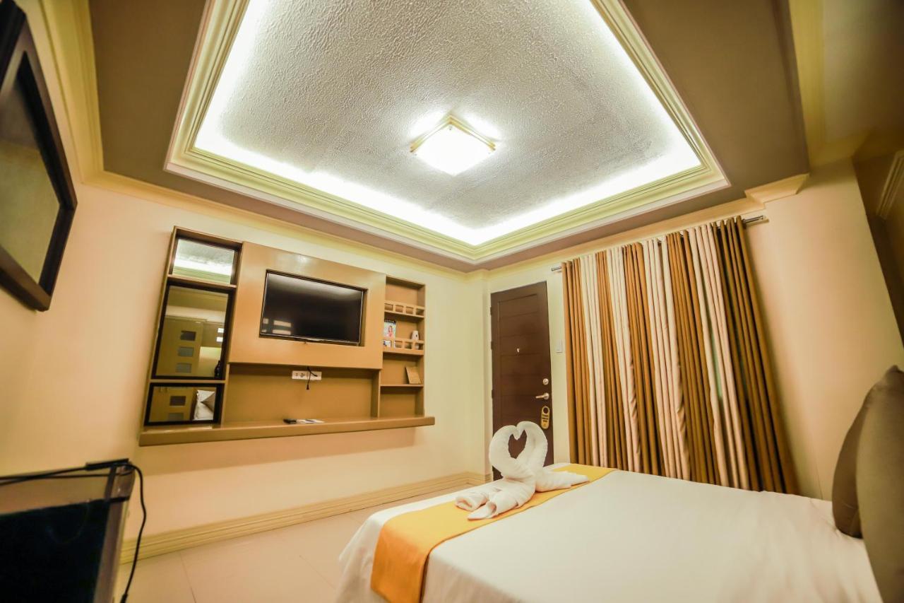 Villa Esmeralda Bryan'S Resort Hotel And Restaurant Palayan City Bagian luar foto