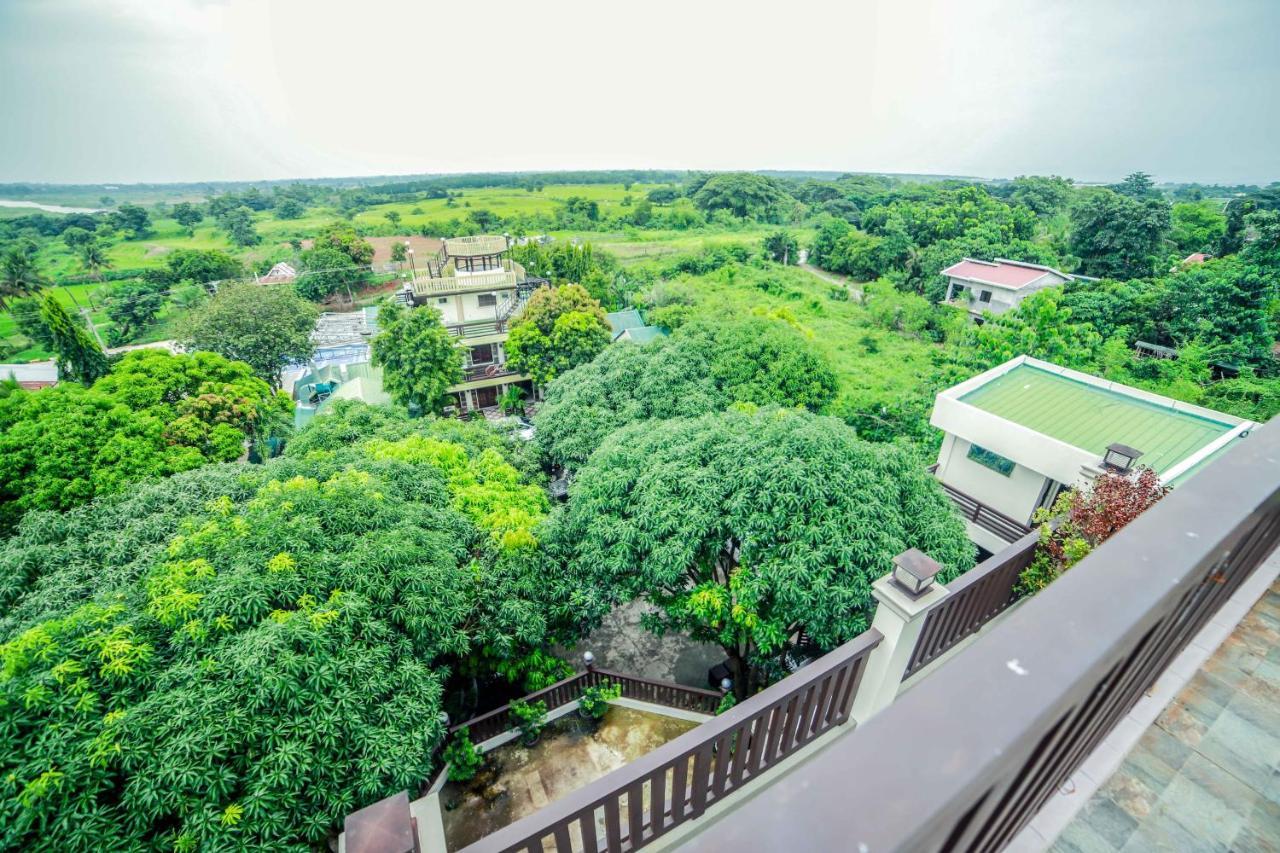 Villa Esmeralda Bryan'S Resort Hotel And Restaurant Palayan City Bagian luar foto