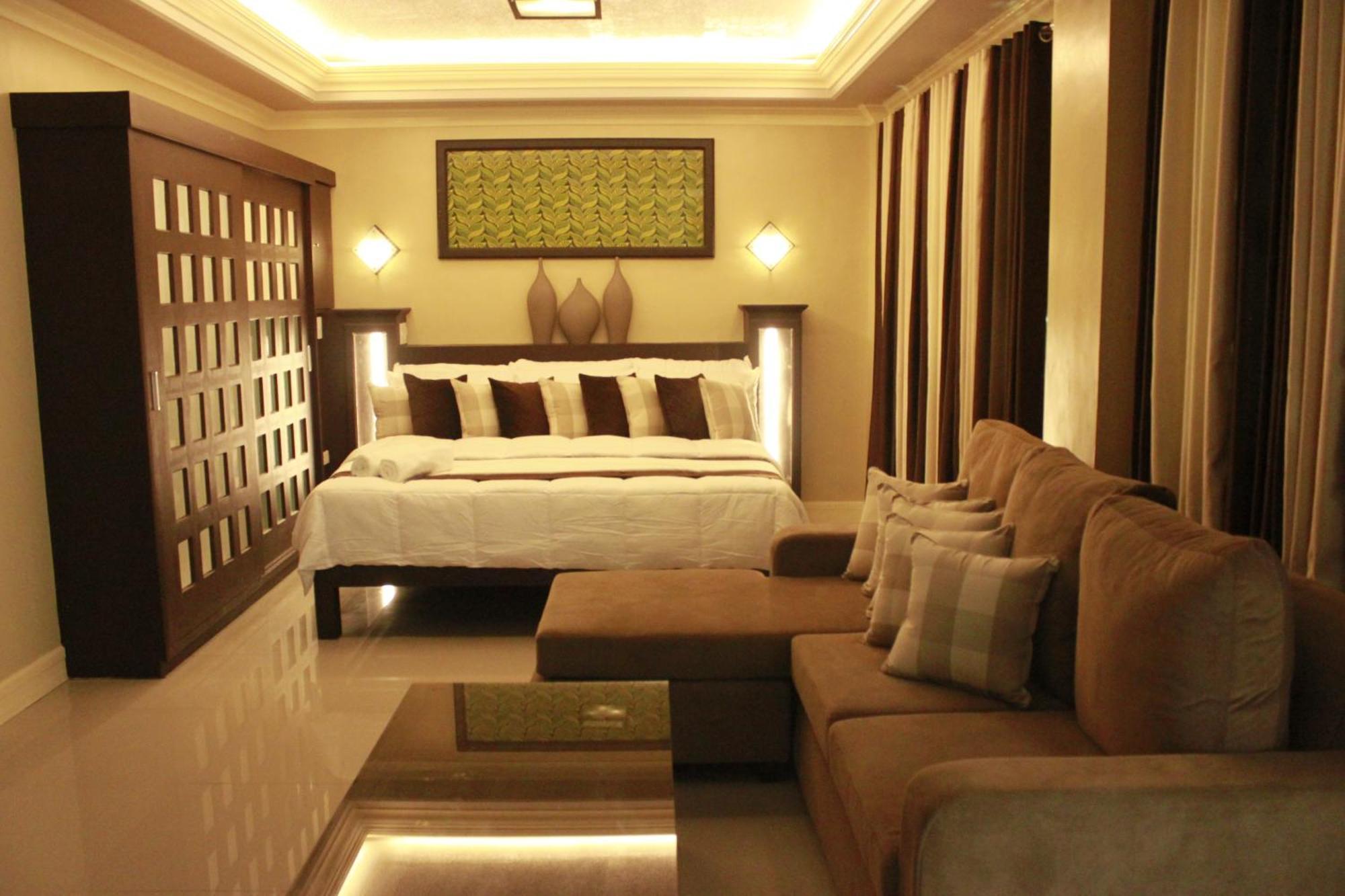 Villa Esmeralda Bryan'S Resort Hotel And Restaurant Palayan City Bagian luar foto